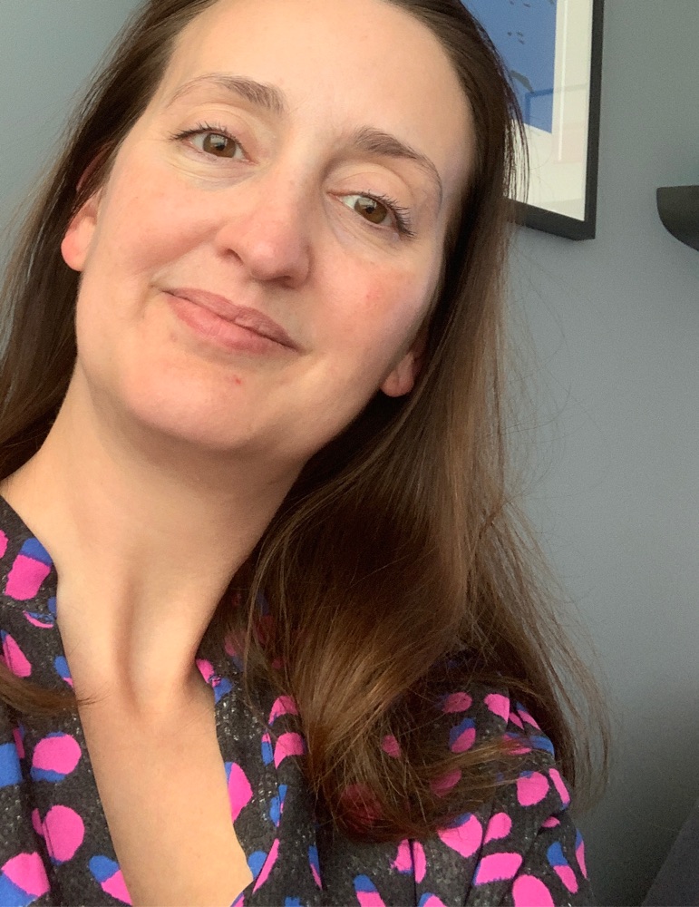 Veronica Dale style=